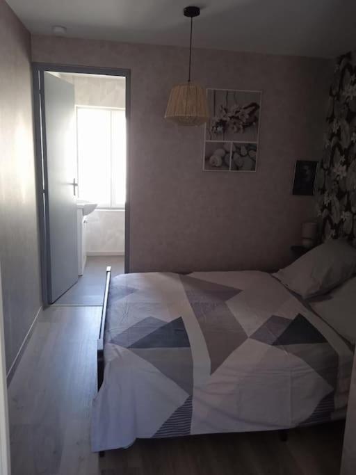 Maison Pour 2 A 4 Personnes Brassac-les-Mines Exterior photo